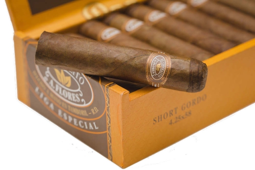 A. Flores El Criollito Rosado Short Gordo